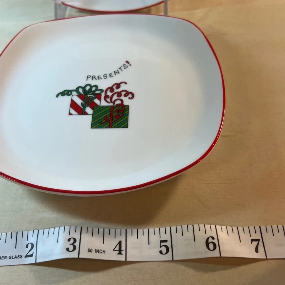 Fitz and Floyd Holiday Plates - Red and Green